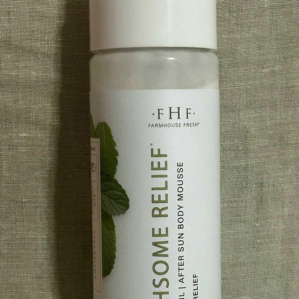 New, unused: Awesome Relief Body Mousse - White